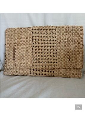 ✨Magid Woven Straw Clutch Purse✨ OS